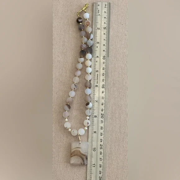 22 inch Matte Flower Agate bead necklace NWOT - Picture 13 of 15